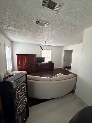 303 N Masters Drive, Dallas, TX 75217