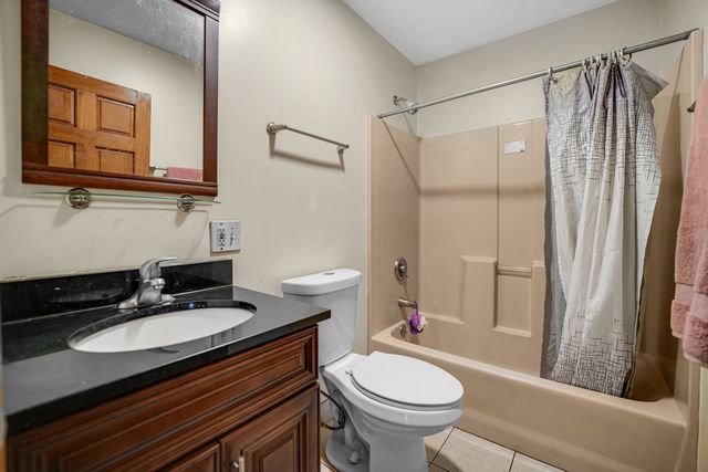 8845 W 75th Street, Justice, IL 60458