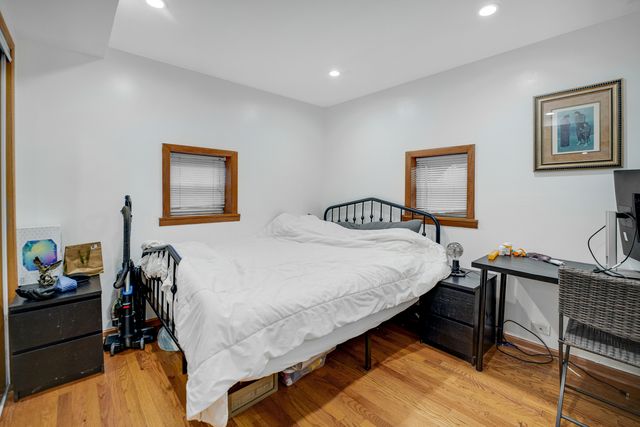 8845 W 75th Street, Justice, IL 60458