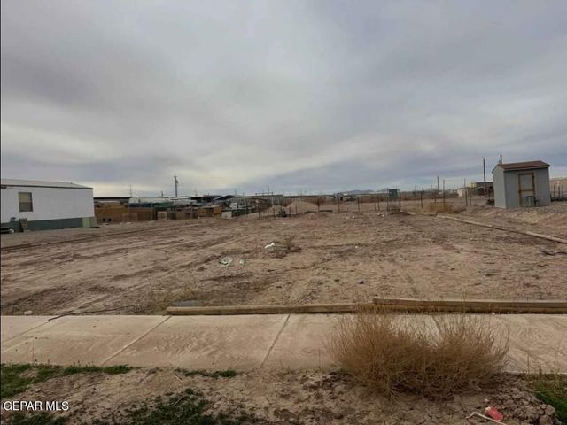 1443 Valle Peru Road, San Elizario, TX 79849
