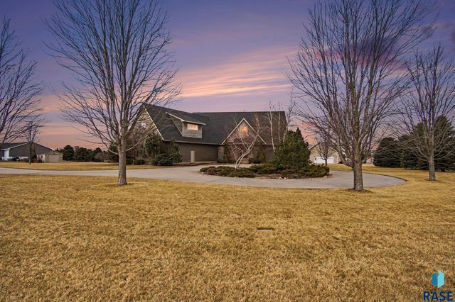 2423 S Serenity Dr Drive, Watertown, SD 57201