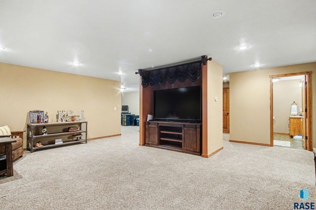 2423 S Serenity Dr Drive, Watertown, SD 57201