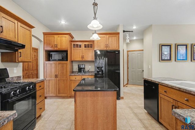 2423 S Serenity Dr Drive, Watertown, SD 57201