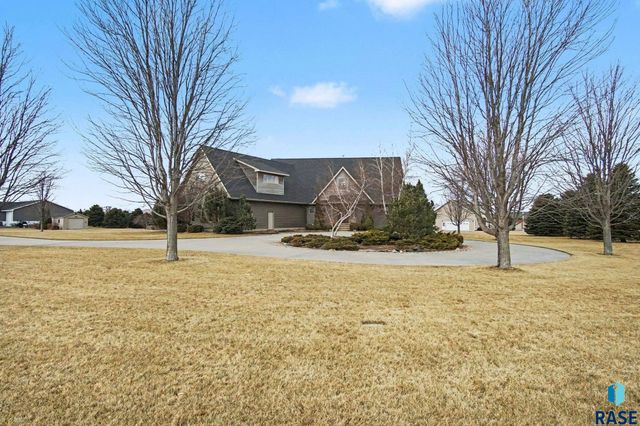 2423 S Serenity Dr Drive, Watertown, SD 57201