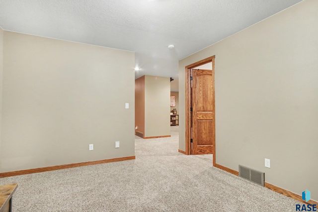2423 S Serenity Dr Drive, Watertown, SD 57201