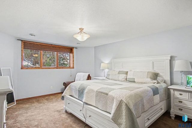 2423 S Serenity Dr Drive, Watertown, SD 57201