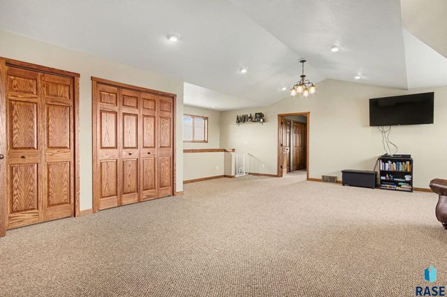 2423 S Serenity Dr Drive, Watertown, SD 57201