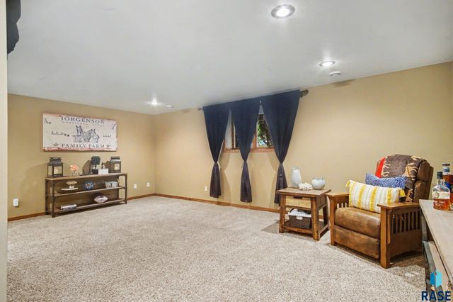 2423 S Serenity Dr Drive, Watertown, SD 57201