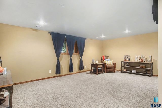 2423 S Serenity Dr Drive, Watertown, SD 57201