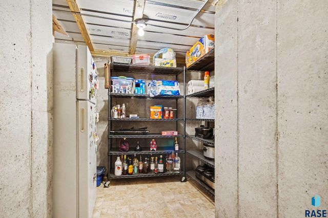 2423 S Serenity Dr Drive, Watertown, SD 57201