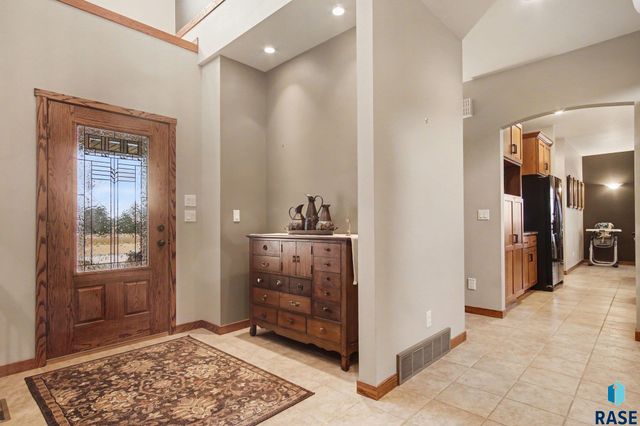 2423 S Serenity Dr Drive, Watertown, SD 57201