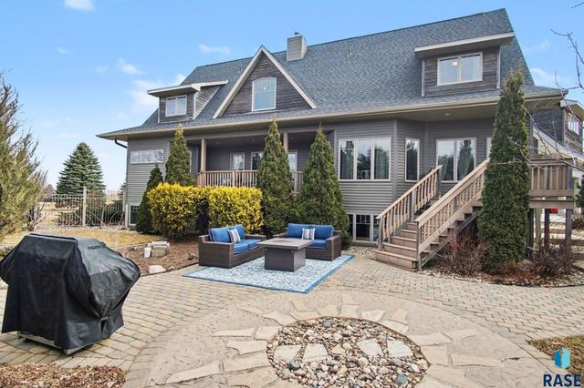 2423 S Serenity Dr Drive, Watertown, SD 57201