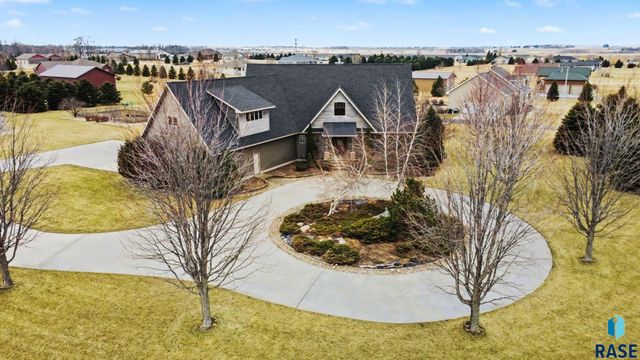 2423 S Serenity Dr Drive, Watertown, SD 57201