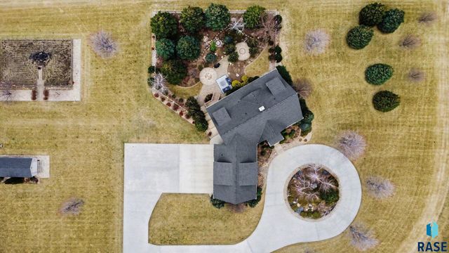2423 S Serenity Dr Drive, Watertown, SD 57201