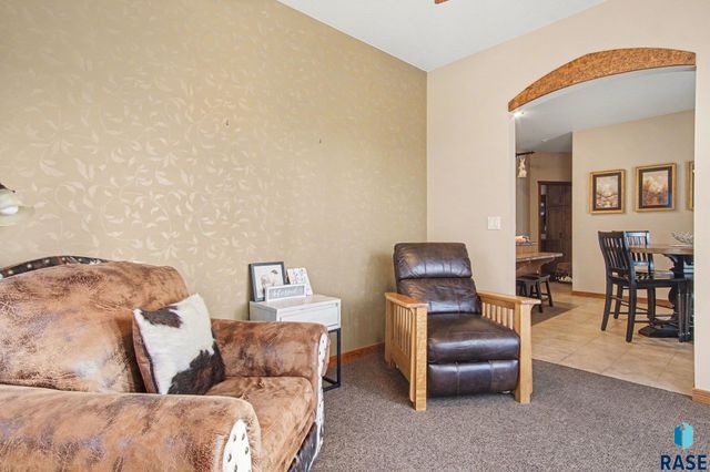 2423 S Serenity Dr Drive, Watertown, SD 57201