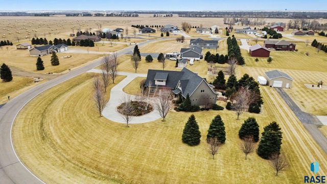 2423 S Serenity Dr Drive, Watertown, SD 57201