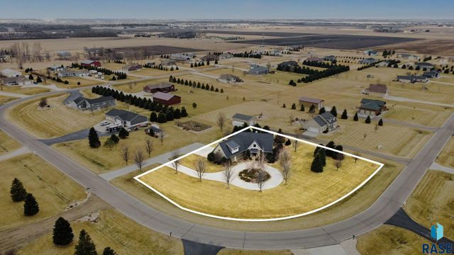 2423 S Serenity Dr Drive, Watertown, SD 57201