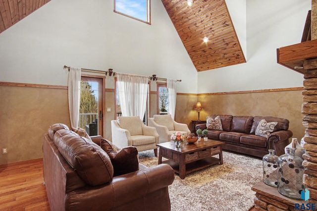 2423 S Serenity Dr Drive, Watertown, SD 57201