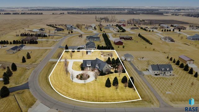 2423 S Serenity Dr Drive, Watertown, SD 57201
