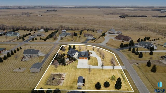2423 S Serenity Dr Drive, Watertown, SD 57201
