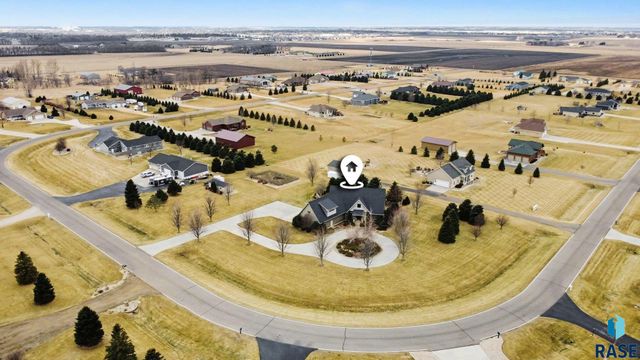 2423 S Serenity Dr Drive, Watertown, SD 57201