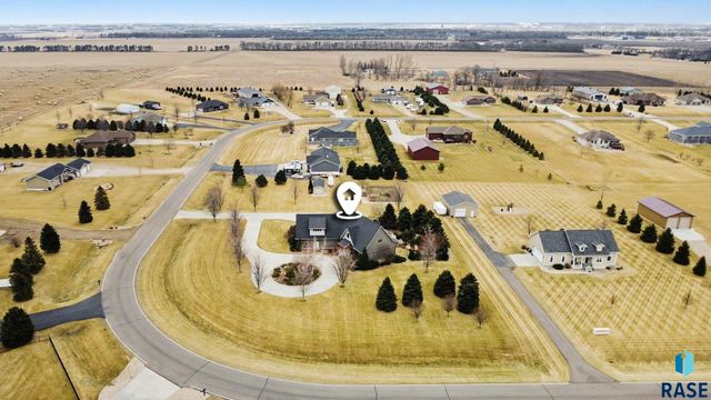 2423 S Serenity Dr Drive, Watertown, SD 57201