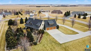 2423 S Serenity Dr Drive, Watertown, SD 57201