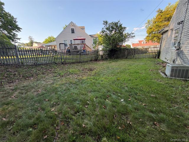 25 Monterey Place, Yonkers, NY 10710