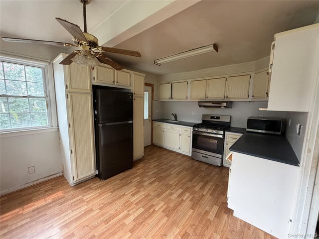 25 Monterey Place, Yonkers, NY 10710