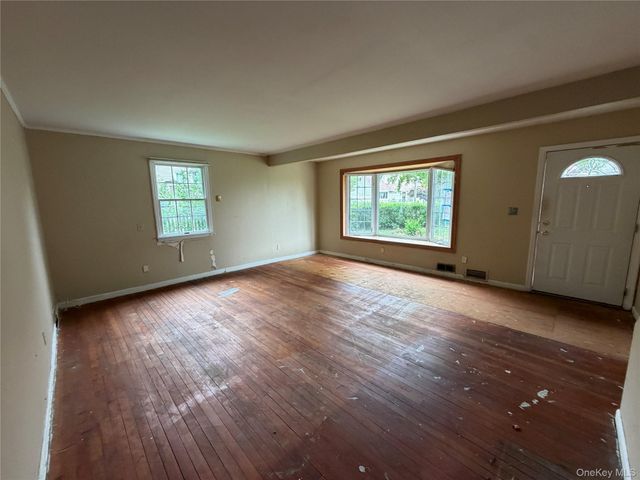25 Monterey Place, Yonkers, NY 10710