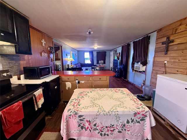 2527 Bastrop Street, Angleton, TX 77515