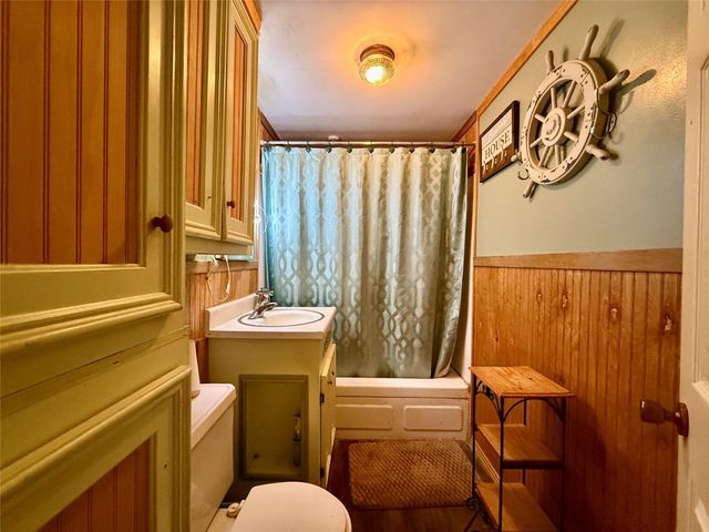 2527 Bastrop Street, Angleton, TX 77515