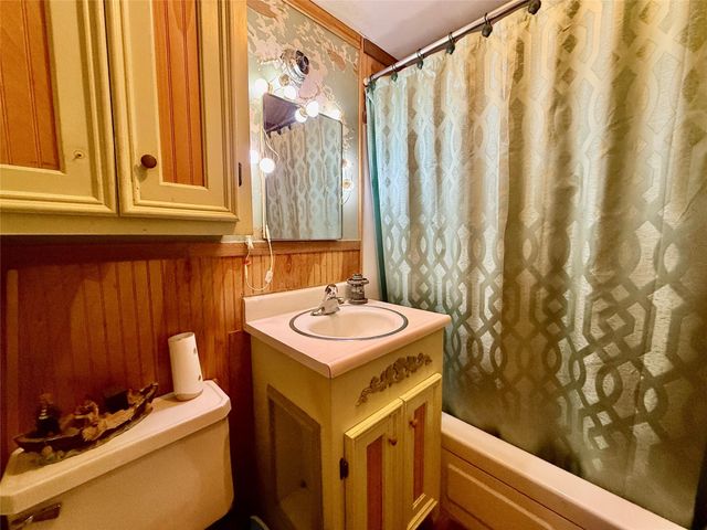 2527 Bastrop Street, Angleton, TX 77515