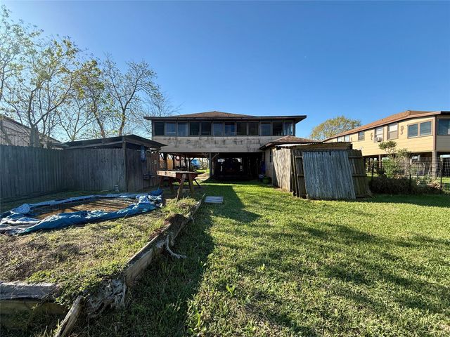 2527 Bastrop Street, Angleton, TX 77515