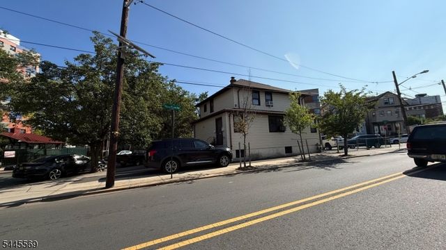 659 New Point Rd, Elizabeth City, NJ 07206
