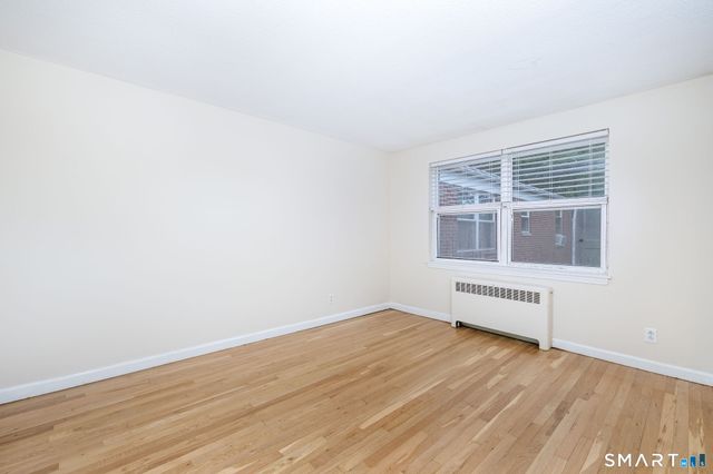 47 Arnold Way 47, West Hartford, CT 06119