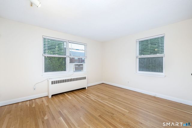 47 Arnold Way 47, West Hartford, CT 06119