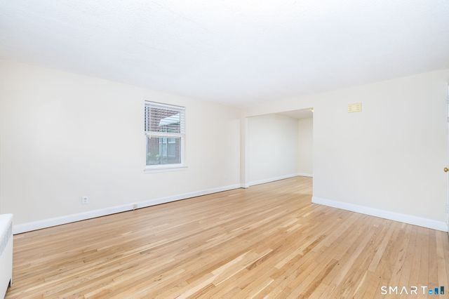47 Arnold Way 47, West Hartford, CT 06119