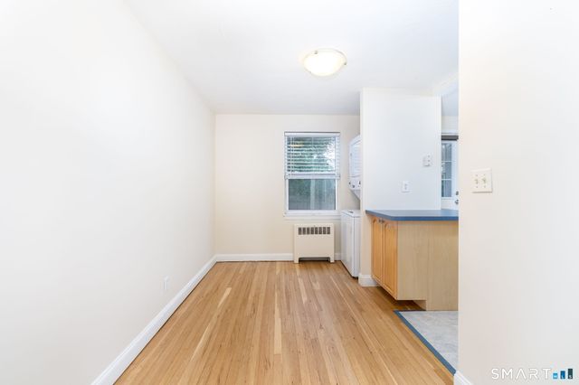 47 Arnold Way 47, West Hartford, CT 06119