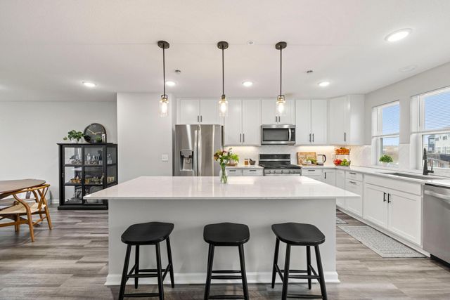 5882 156th Street W, Apple Valley, MN 55124