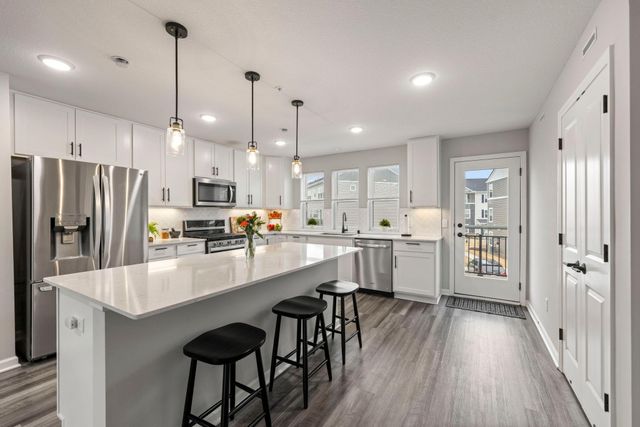 5882 156th Street W, Apple Valley, MN 55124