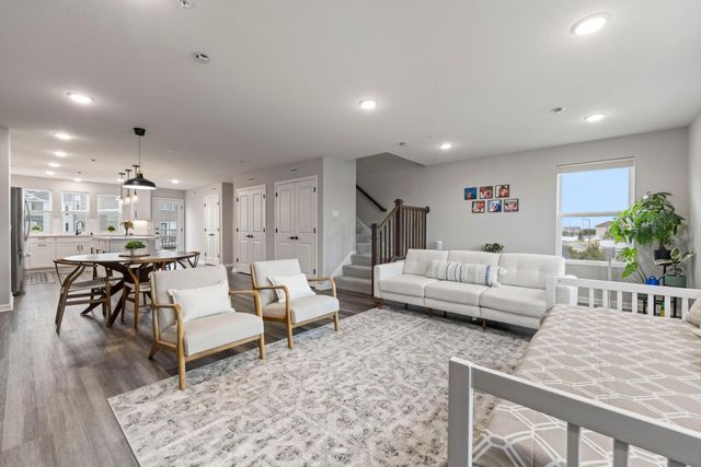 5882 156th Street W, Apple Valley, MN 55124