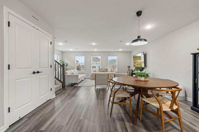 5882 156th Street W, Apple Valley, MN 55124