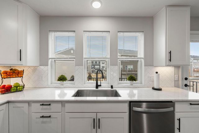 5882 156th Street W, Apple Valley, MN 55124