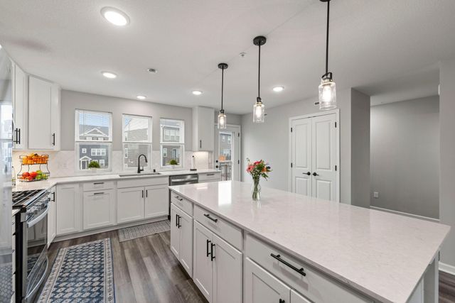 5882 156th Street W, Apple Valley, MN 55124