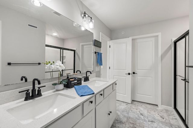 5882 156th Street W, Apple Valley, MN 55124