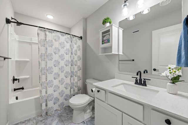 5882 156th Street W, Apple Valley, MN 55124