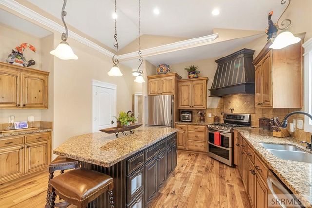 6111 Bay Hill Drive, Idaho Falls, ID 83401