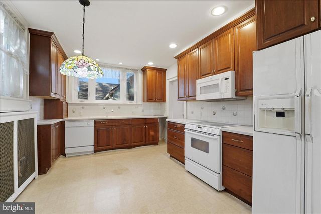 6514 N RADCLIFFE ST, Bristol, PA 19007