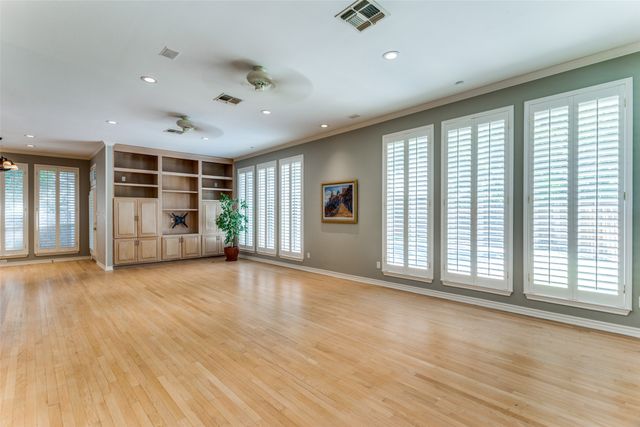 3805 Briarhaven Road, Fort Worth, TX 76109